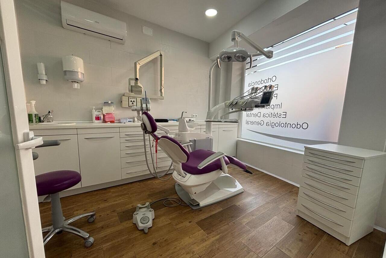 sala consulta dental clinica bym